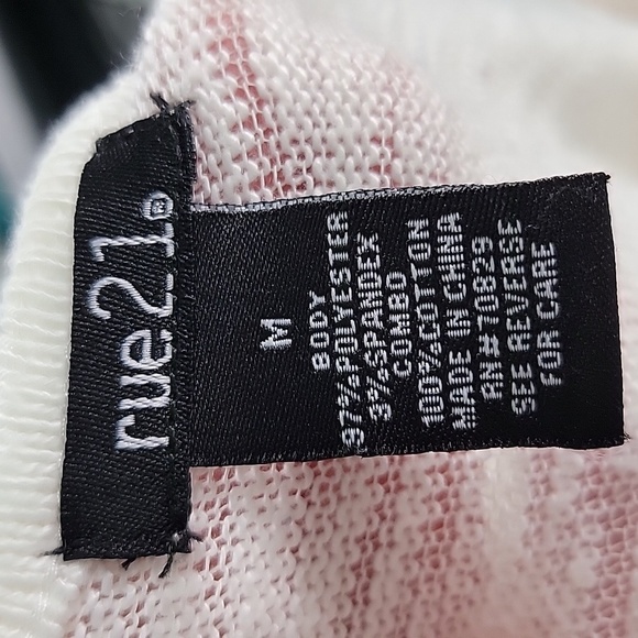 Rue 21 Women's Top - Picture 3 of 5
